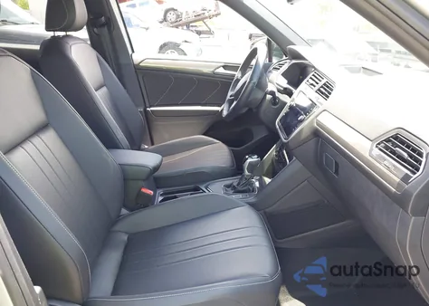 2023 Volkswagen Tiguan 2.0T Se R-Line Black из США, поврежденный, VIN 3VVCB7AX9PM105429